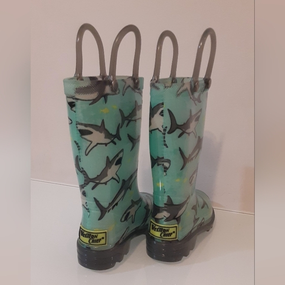 Kids light-up rain boots size 6 (22) - Picture 5 of 5